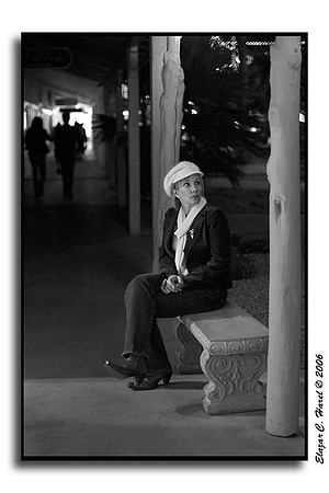 Waiting 20061207_KG0I4847bw (72270984)